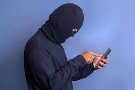 Dandora Man Returns Stolen Phone Through Rider, Then Asks for Victim’s Blessings