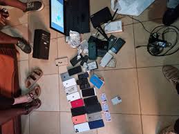 Why a Group of Robbers Returned Stolen Phones in Tears Outside a Police Station