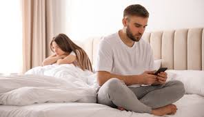 10 Subtle Signs He’s Undermining Your Trust (Even If He’s Not Cheating)