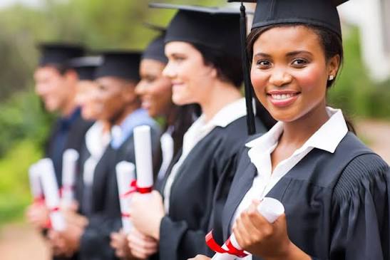 “From Struggling Student to First-Class Graduate – Jane’s Inspiring Journey”