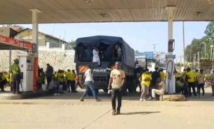 Uganda Police Truck Filmed Ferrying NRM Supporters To A Rally