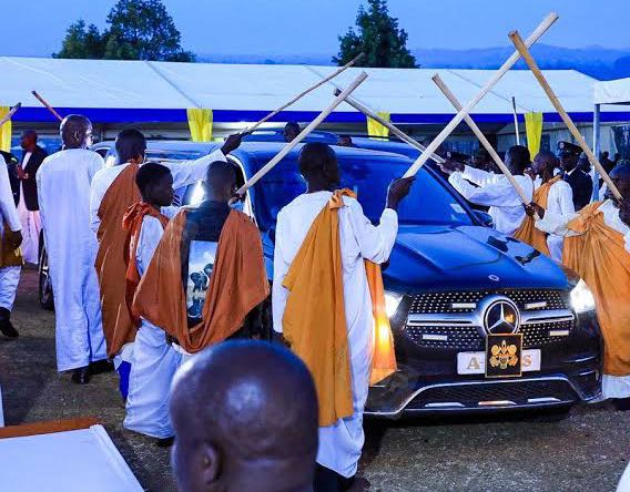 INSIDE THE TOORO KING OYO’S FINAL RIDE: Why Was His Luxury Funeral Vehicle Reportedly Hired From Kenya?